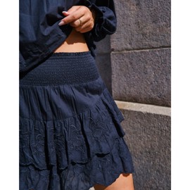 Line Emb Skirt Navy