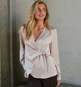 Petris Heavy Sateen Blouse